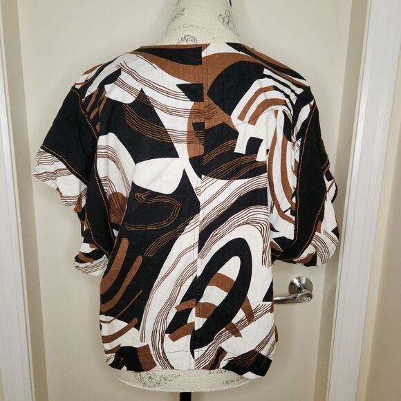 Tara Vao Crop Linen Shirt Jacket - Picture 4 of 11